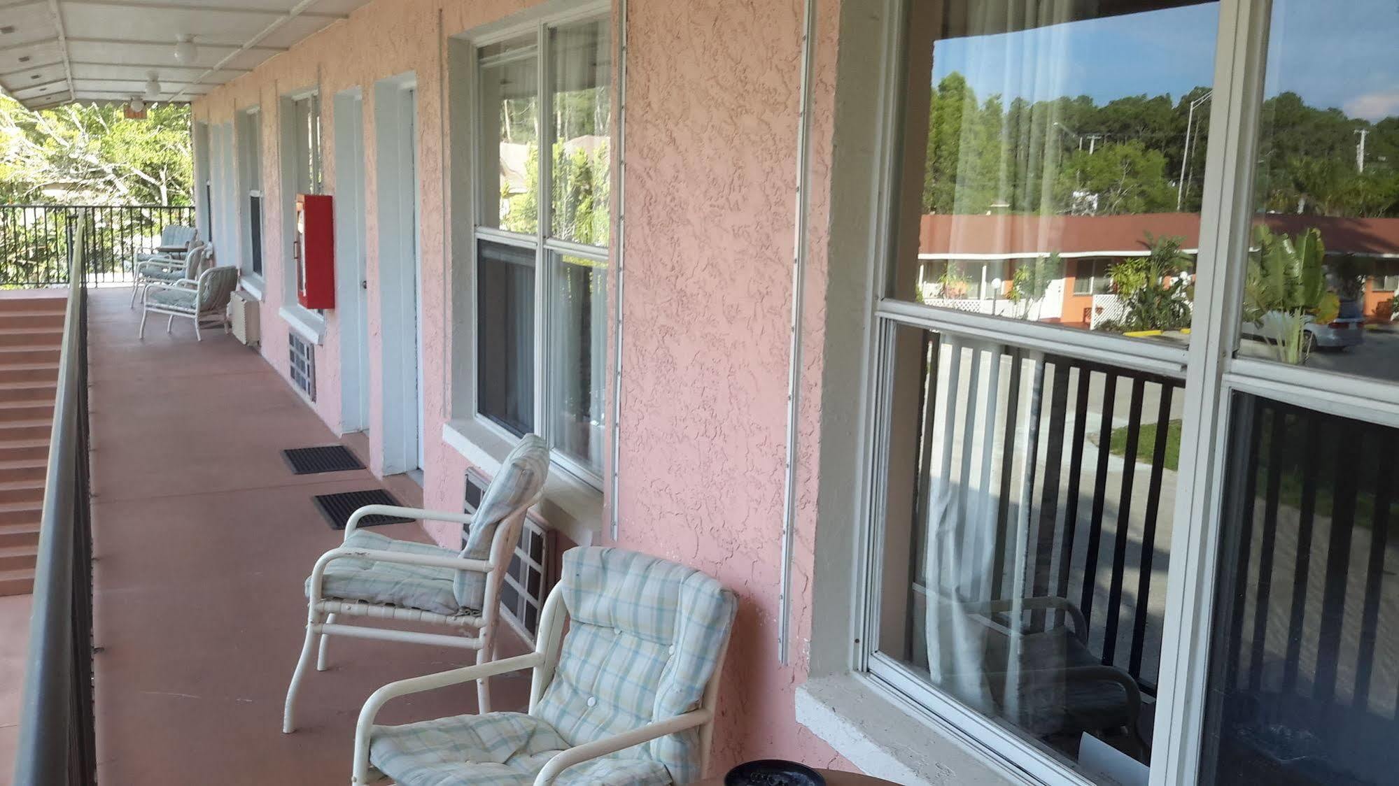 Conty'S Motel North North Naples Buitenkant foto